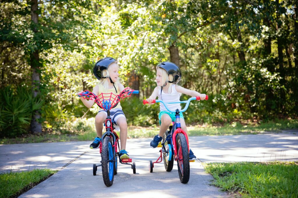 kinderen fietsen